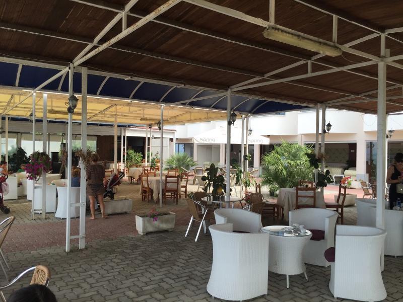 Hotel Ferrara Durres Exterior photo