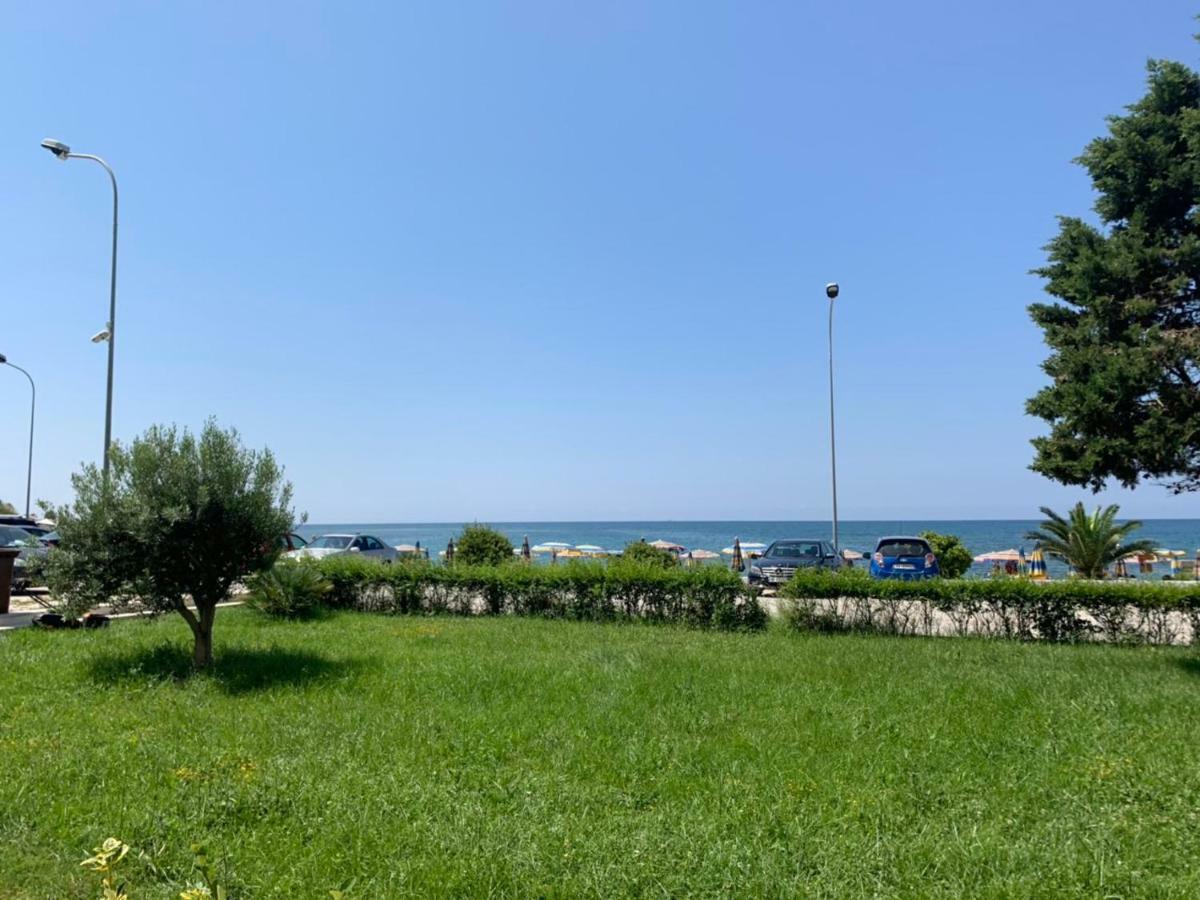 Hotel Ferrara Durres Exterior photo